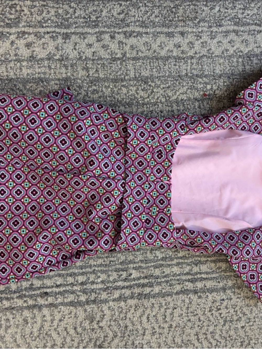 Pink Geometric Cap-Sleeve Dress - Picture 4 of 8